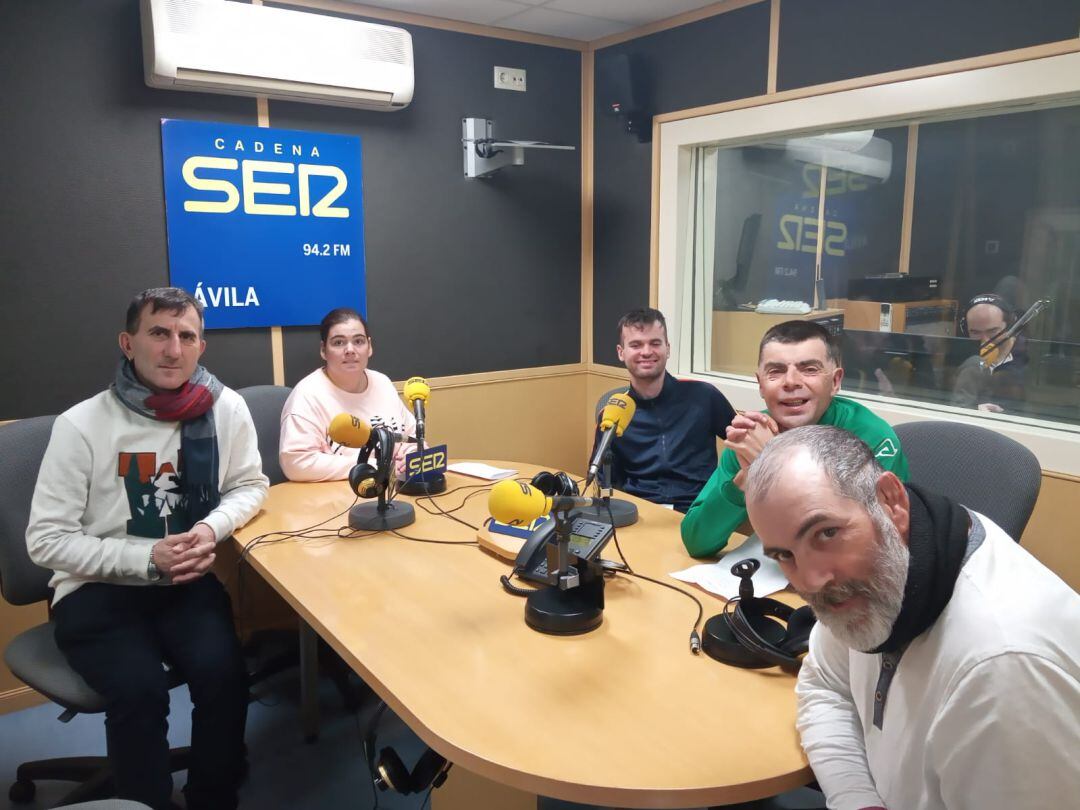 Xavi, Bea, Sandro, Kike y Jesús del Caso