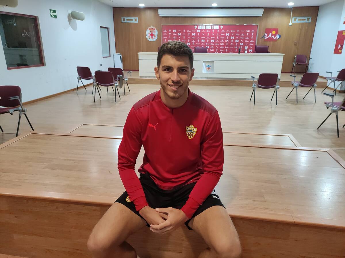 Babic abre la puerta del vestuario