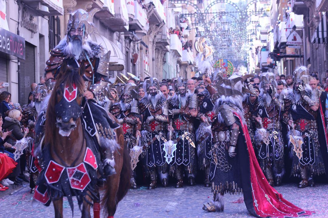 Una escuadra especial desfila en Entrada cristiana 2019