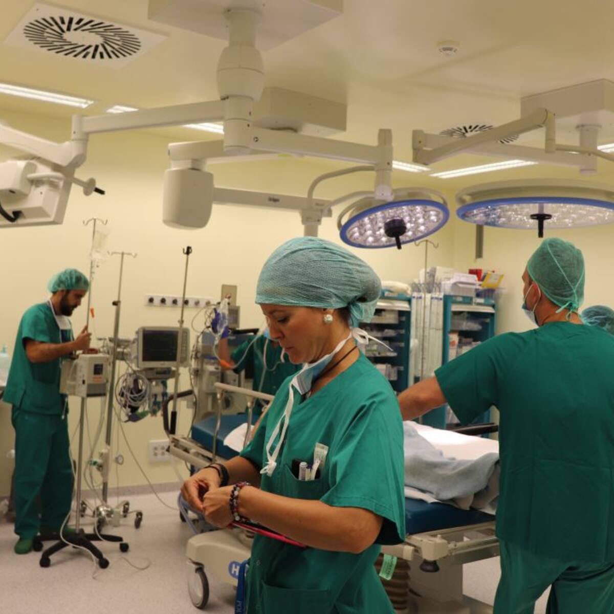 El PSOE a Vicent Marí: "¿Volverá a salir a la calle reclamando una sanidad pública digna en Ibiza?"