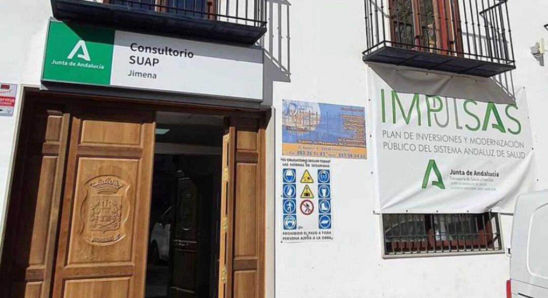 Fachada del nuevo centro de salud de Jimena.