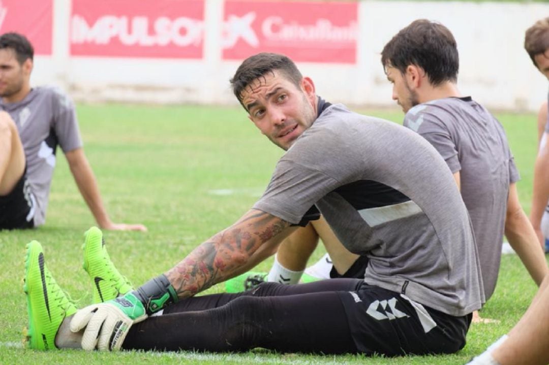 Ian Mackay en un entrenamiento con el Real Murcia