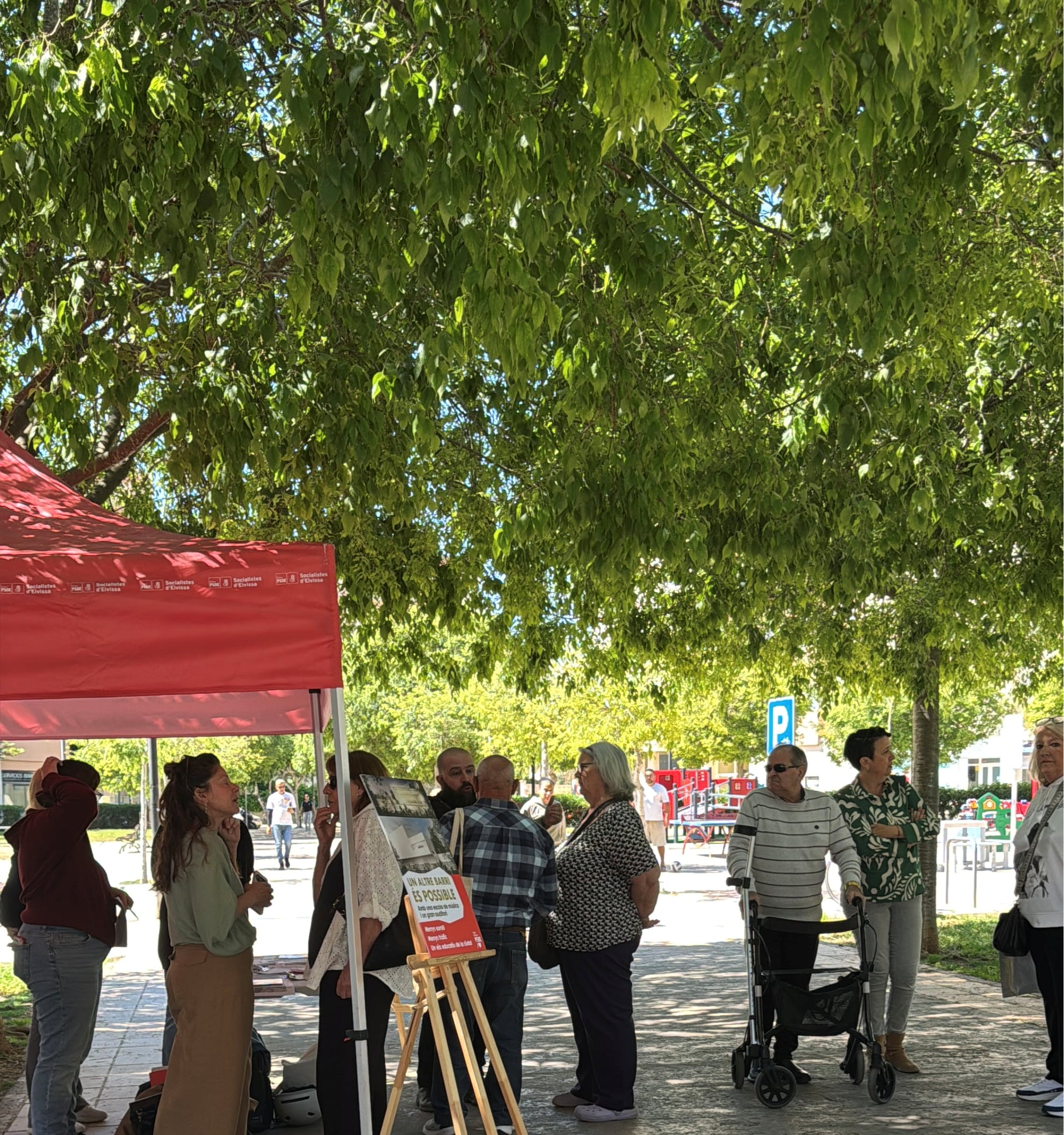 Imagen de la carpa instalada este lunes