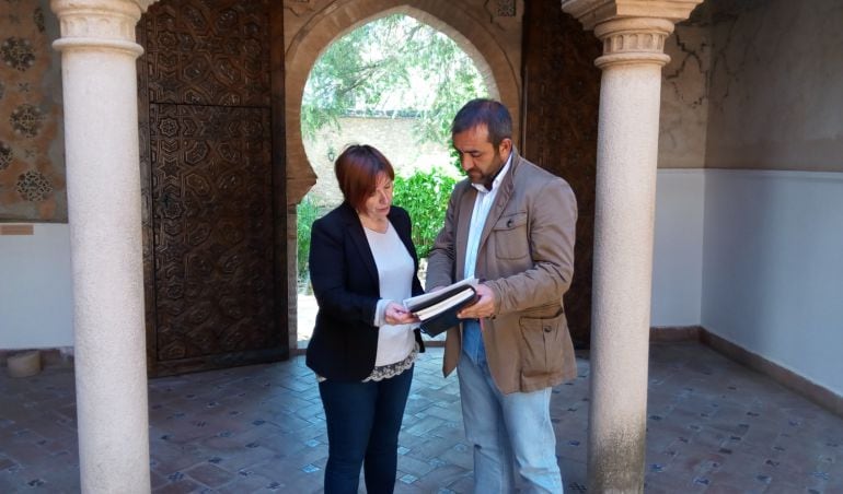 Los concejales Paqui González y Francisco Márquez en el Palacio de Mondragón