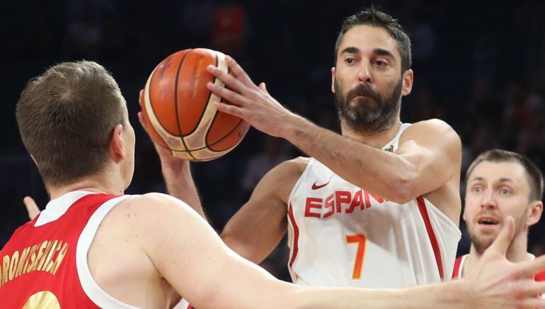 Navarro durante el partido frente a Rusia