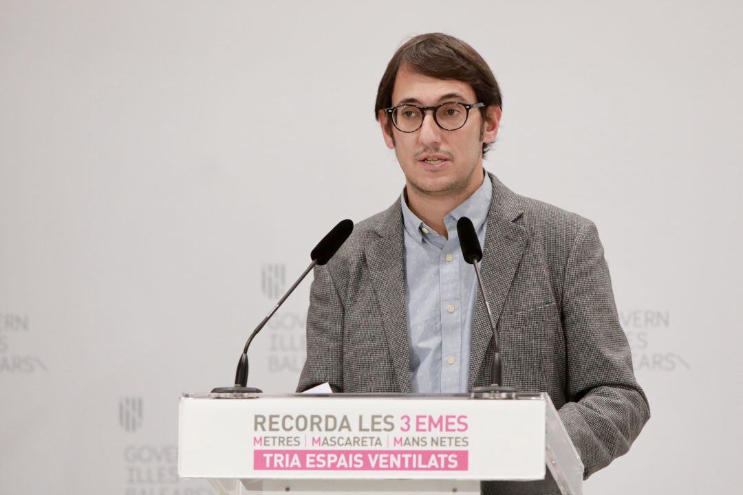 El conseller de Turismo se ha reunido con los representantes de la PIMEEF