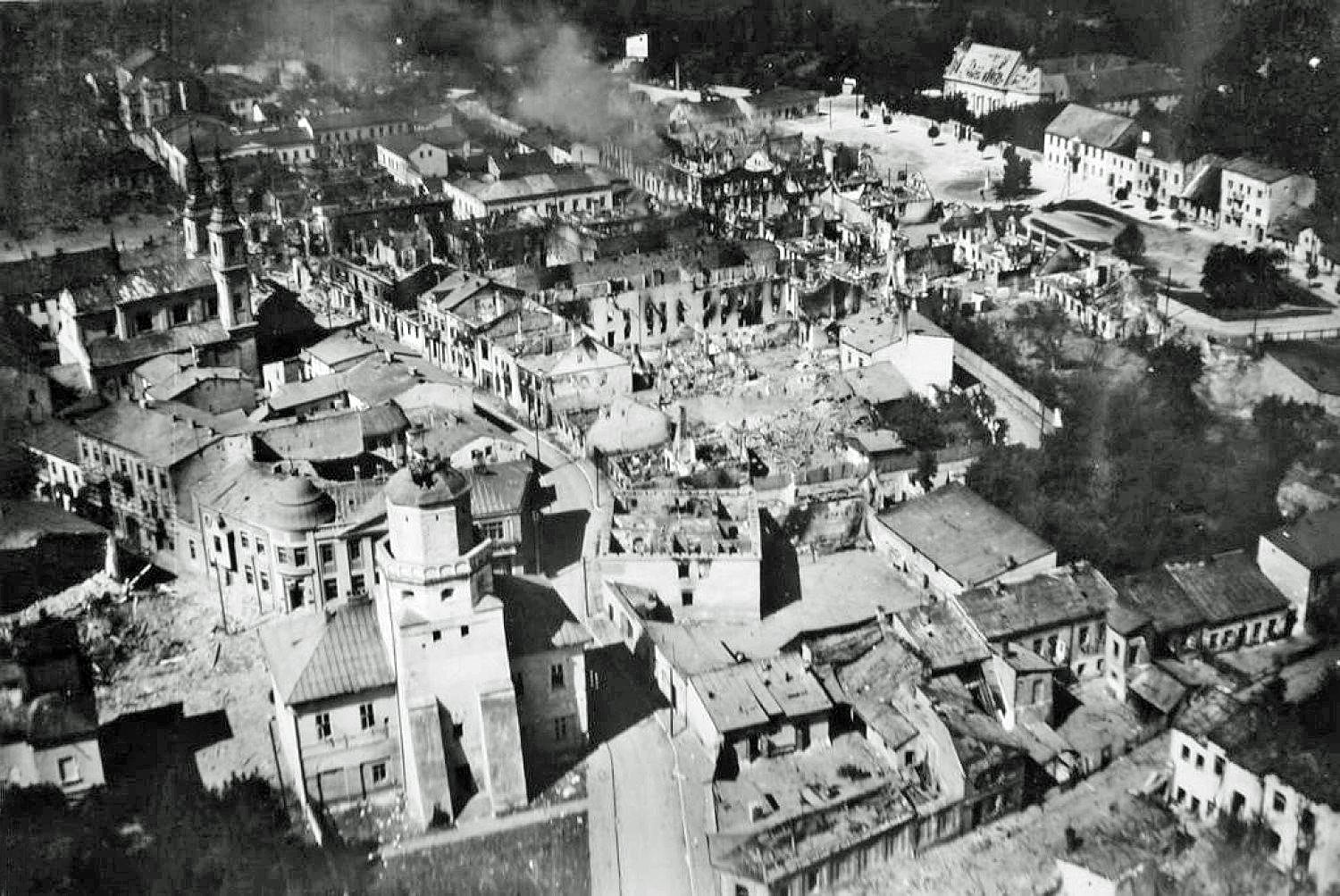 La ciudad polaca de Wielun tras un bombardeo de la Luftwaffe alemana en 1939