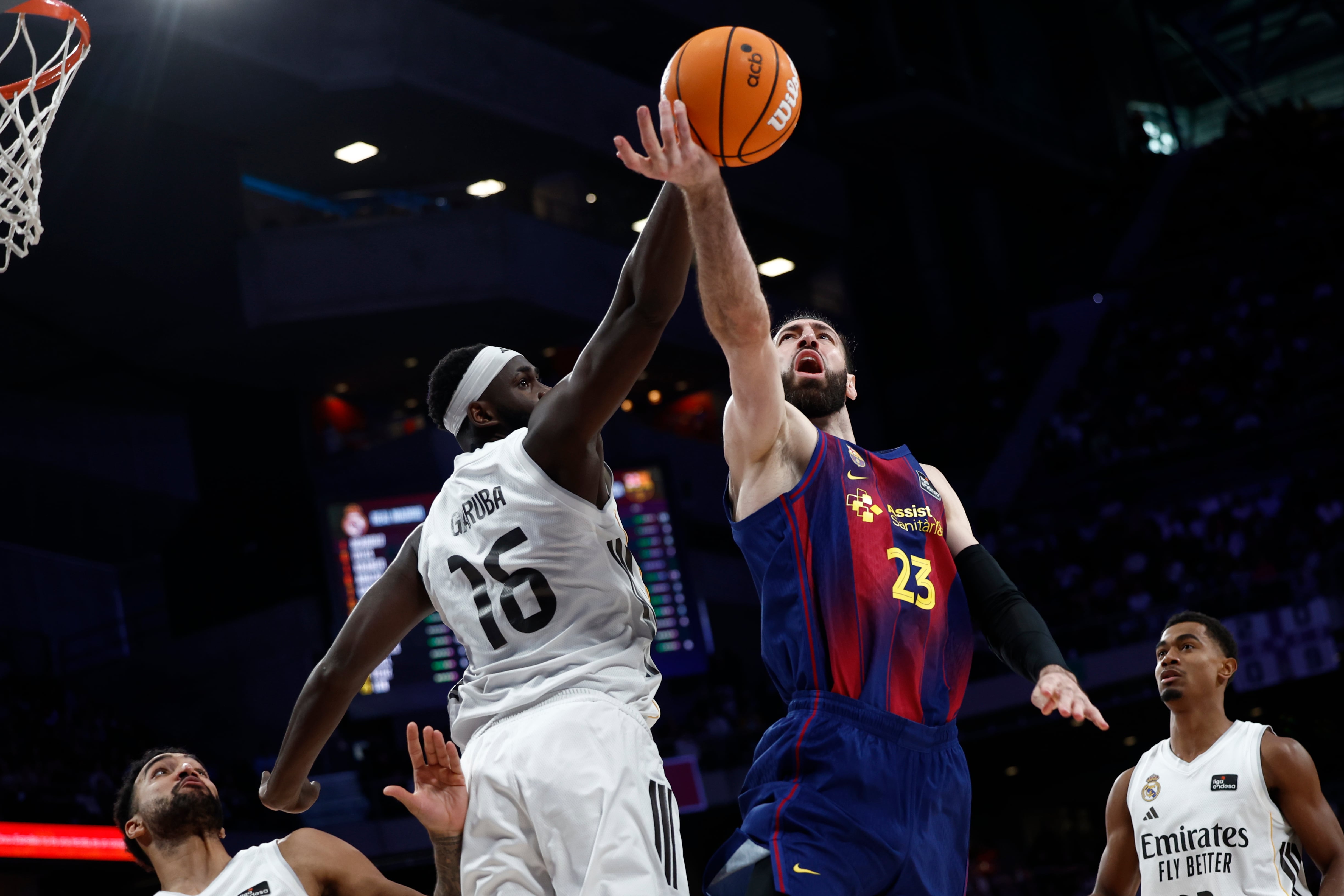 El Barça rompe la dinámica del real Madrid en el Palacio