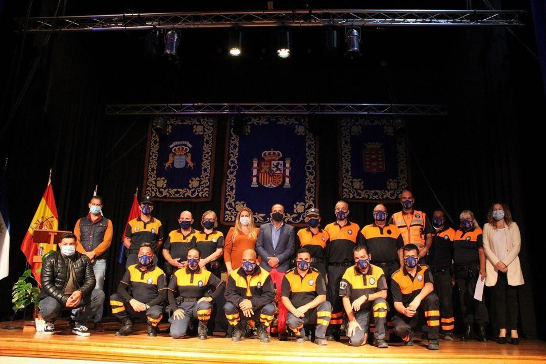 Acto de reconocimiento a Protección Civil en el Teatro Municipal de Tinajo.