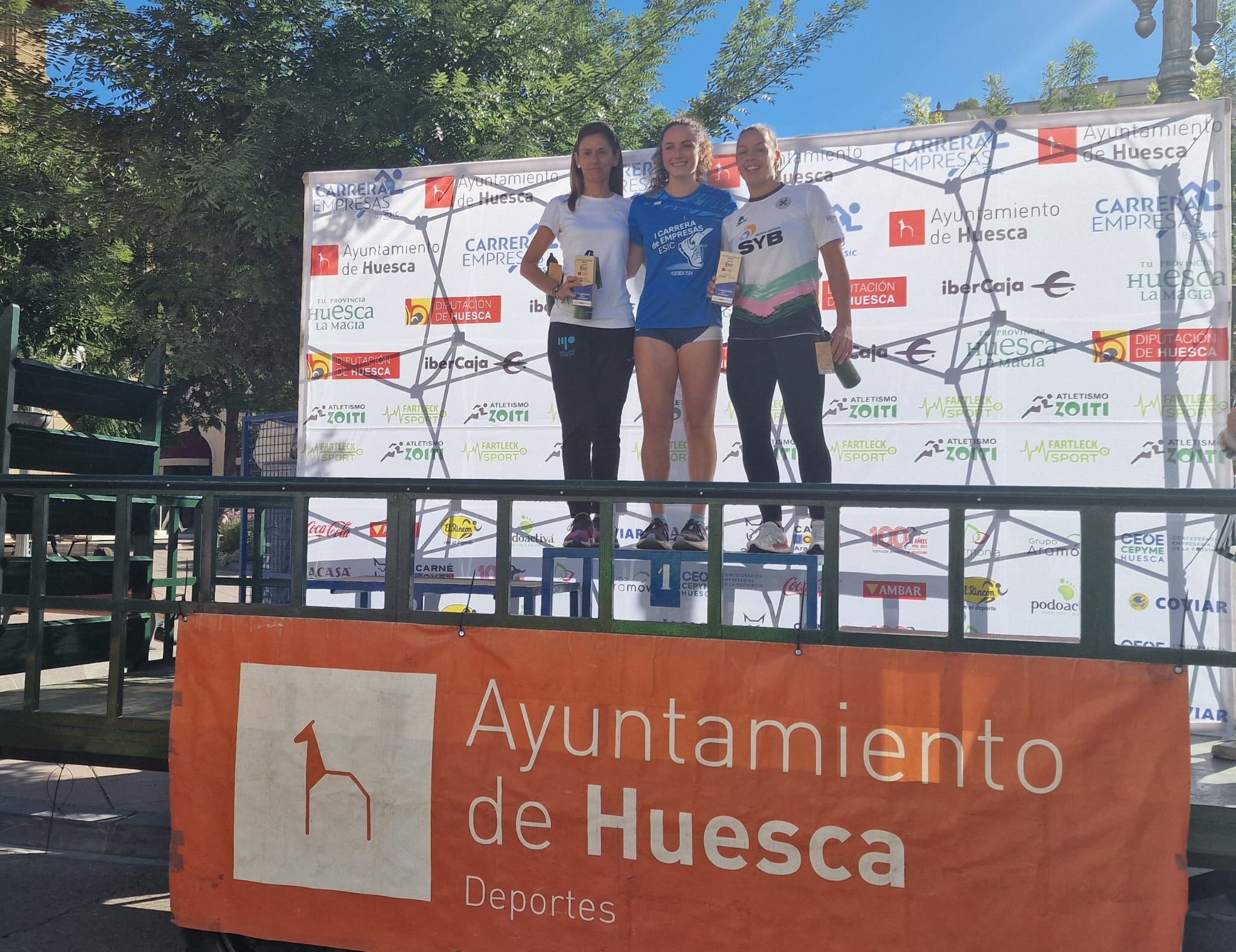 Las tres ganadoras femeninas individuales