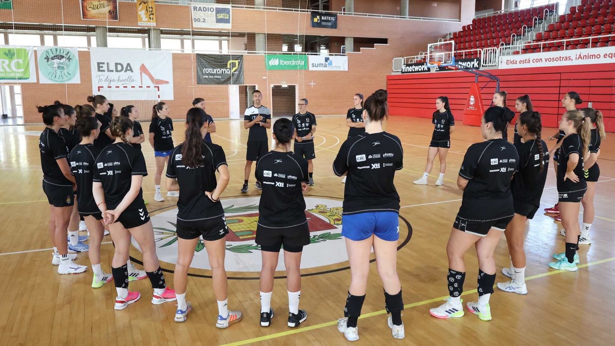 Durante las próximas semanas, el equipo combinará entrenamientos en pista y gimnasio