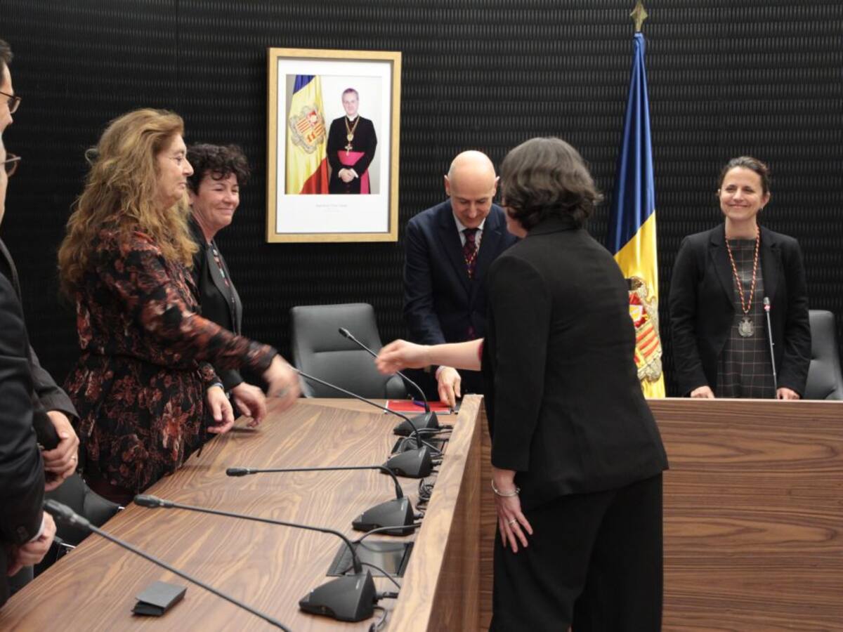 Gili es compromet a donar resposta a les queixes sobre la neteja a Escaldes