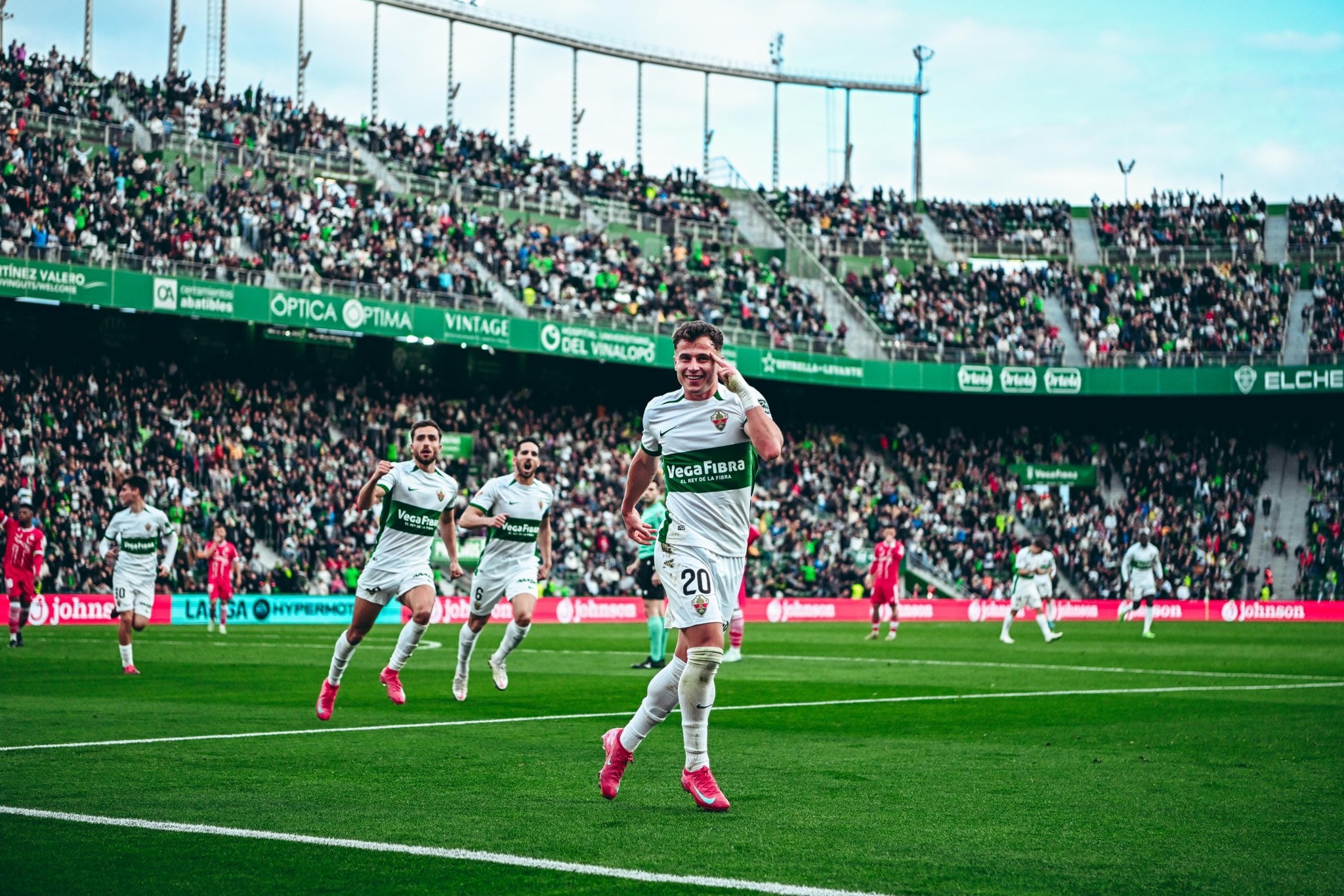 El extremo del Elche, Germán Valera, anotó su primer gol como franjiverde