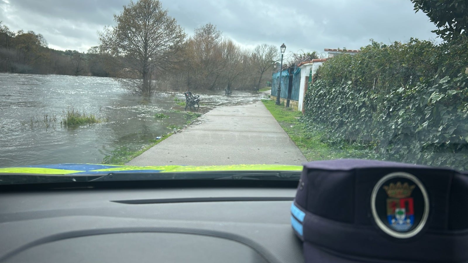 Paseo fluvial de Las Huertas en Plasencia inundado por la crecida del río