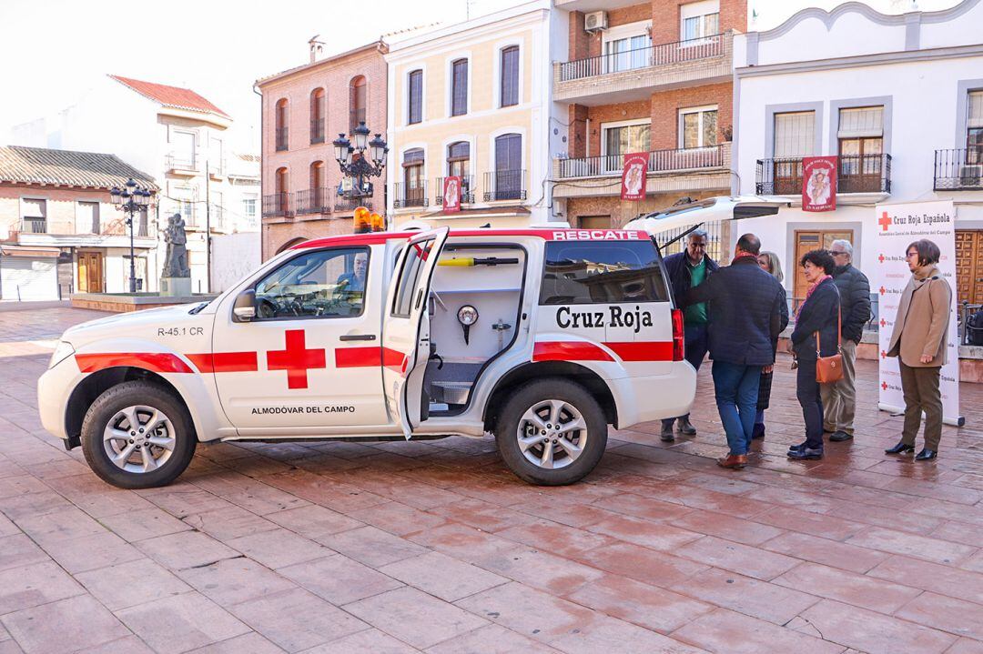 Nuevo vehículo de rescate de Cruz Roja en Almodóvar del Campo