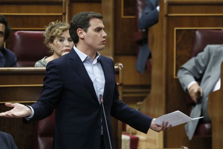 El líder de Ciudadanos, Albert Rivera, durante la sesión de control al Gobierno en el Congreso de los Diputados