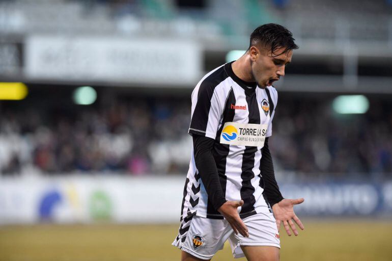 El jugador del Castellón, Javier Zarzo, durante un partido.
