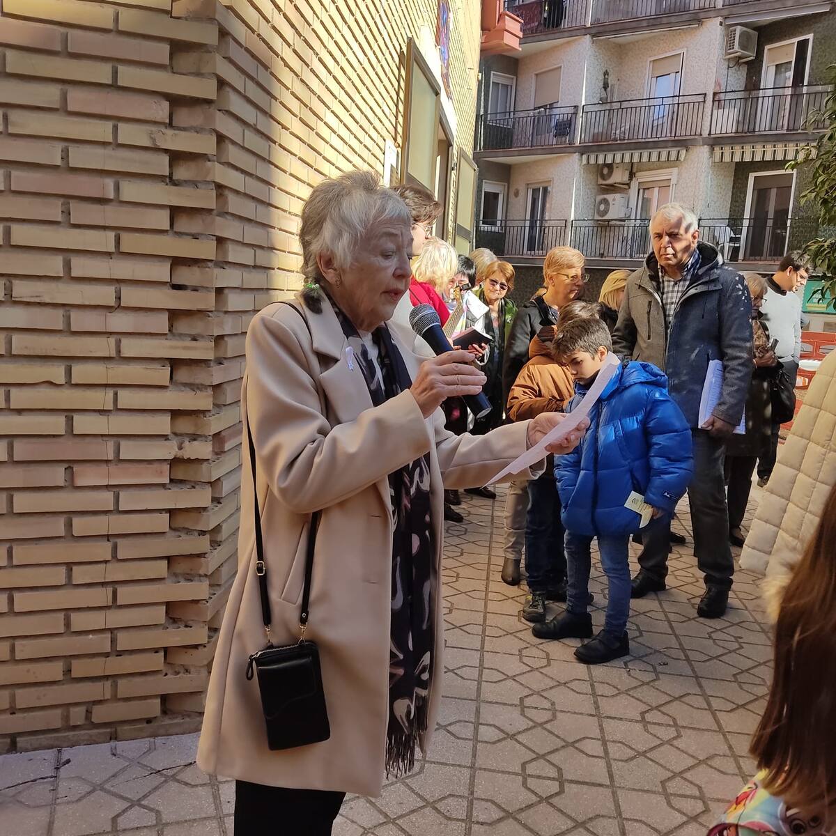 La Asociación de vecinos de La Paz conmemora el día de la Paz y la No Violencia