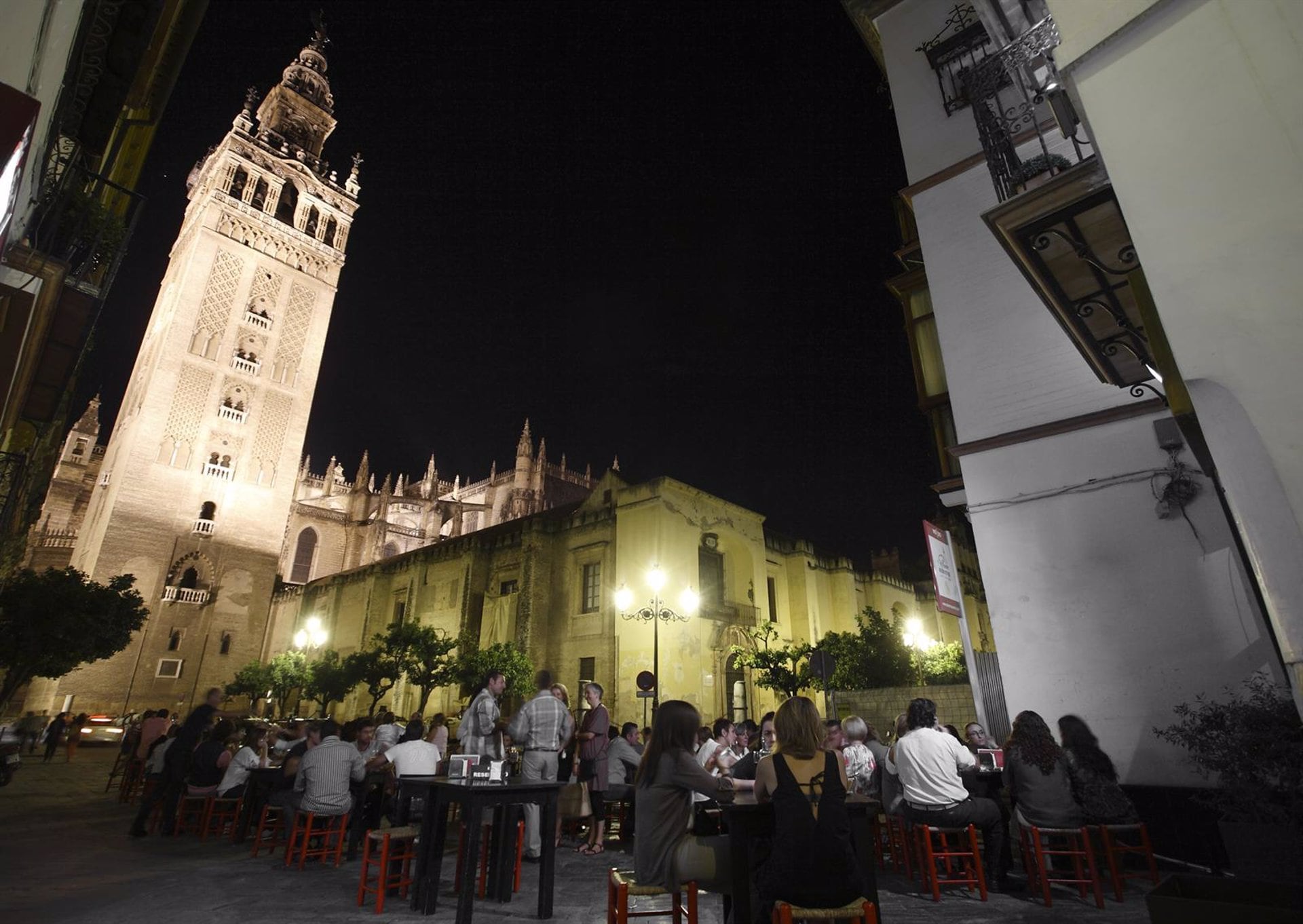 Veladores del bar de tapas Milagritos del Hotel EME en Sevilla/EME CATEDRAL HOTEL