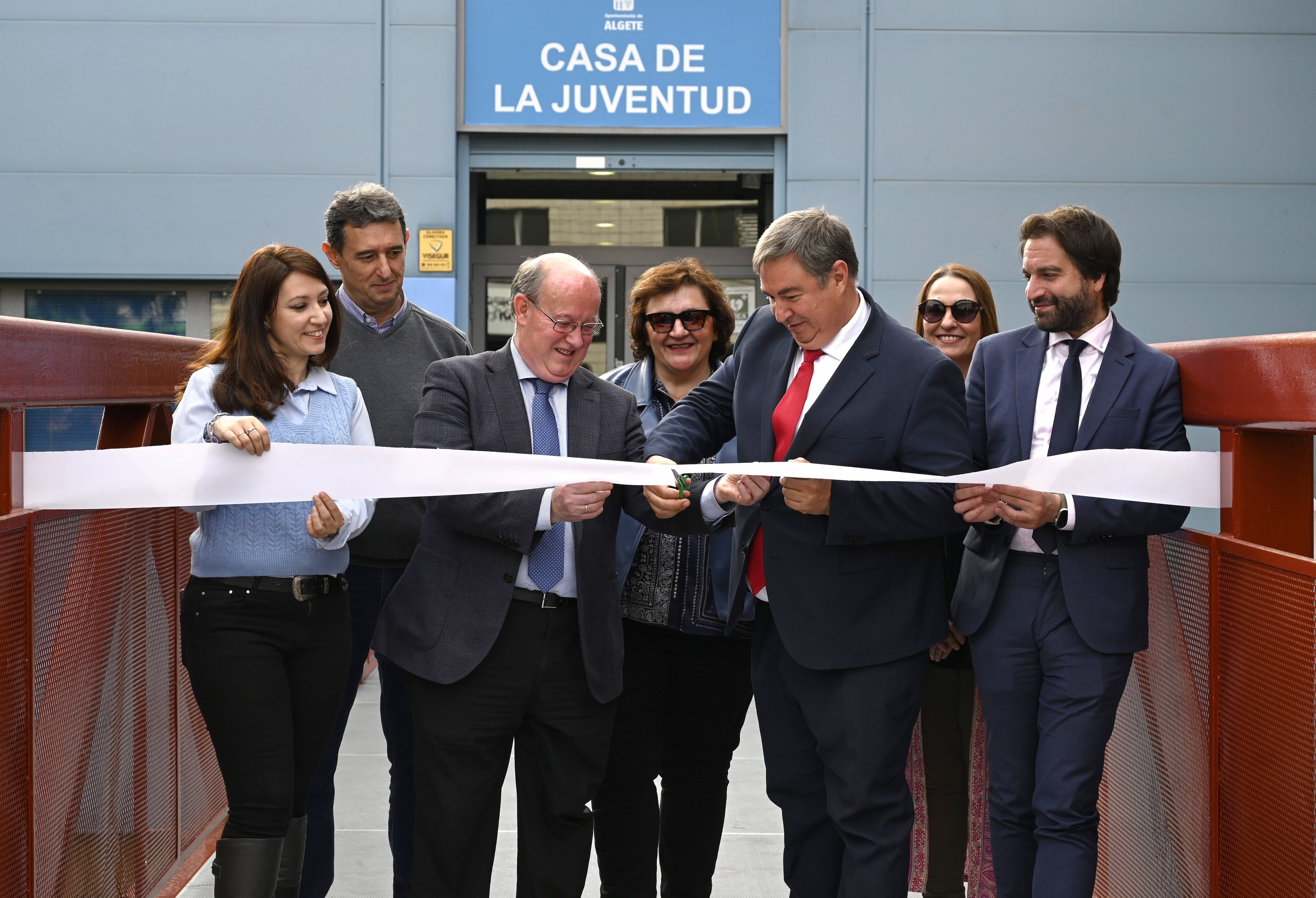 La Casa de la Juventud de Algete ya dispone de un acceso a través de la pasarela