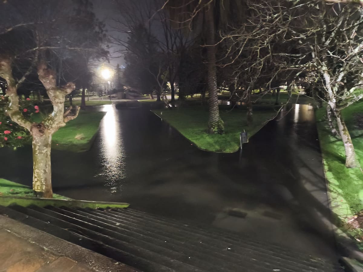 “Todos los inviernos pasa lo mismo”: los vecinos, hartos de las inundaciones en Betanzos
