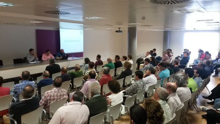 La directiva se reunirá de nuevo con sus socios.