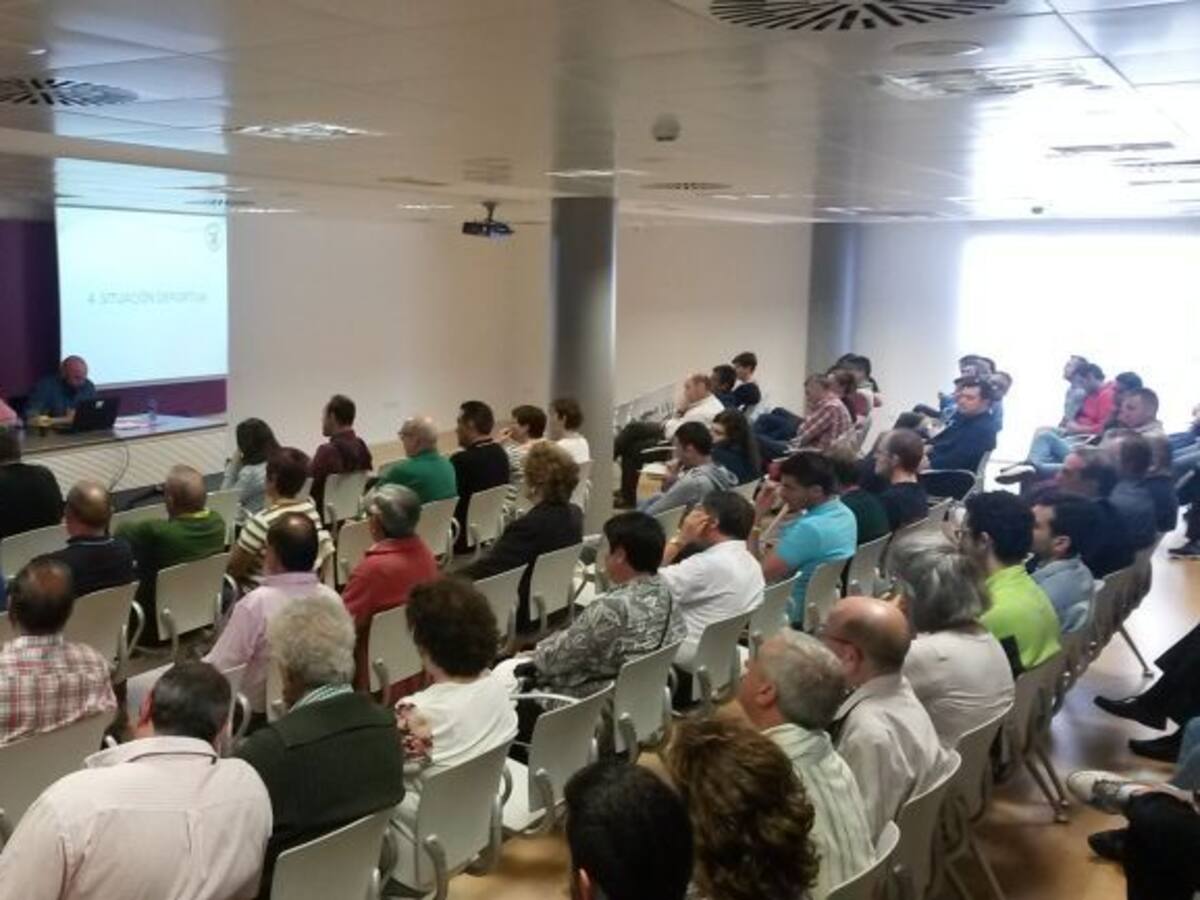 El Villa de Aranda celebra hoy una asamblea que determinará su futuro