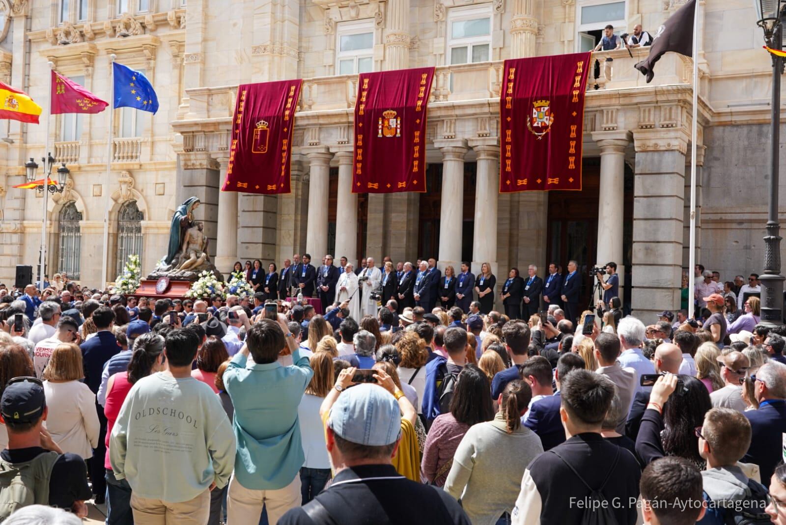 Cartagena lleva a la Virgen de la Piedad en un traslado extraordinario por su Centenario