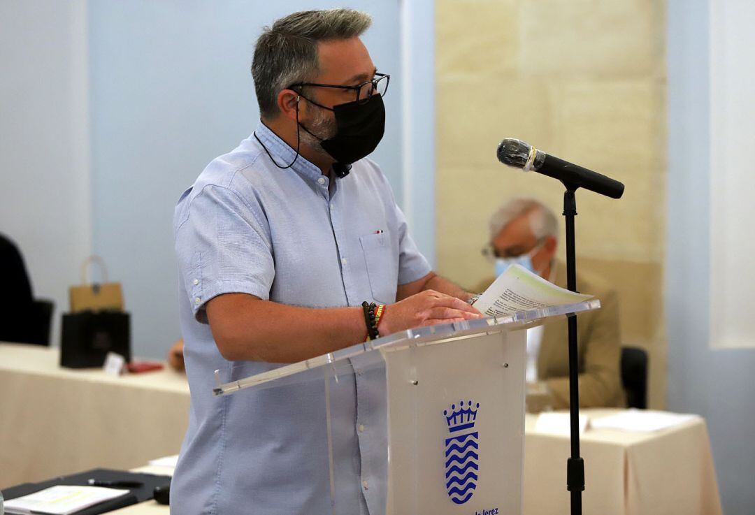 Rubén Pérez, delegado municipal de Movilidad, durante el pleno de este jueves