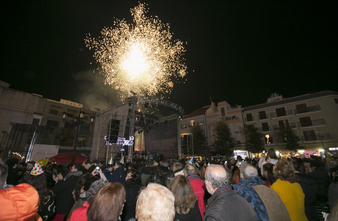 Fiesta en la Plaça Prado de Gandia 
