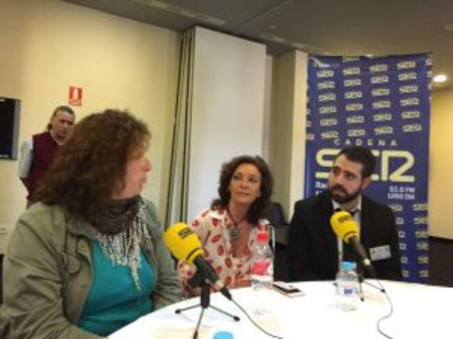 Mariló Hurtado de la Escuela de Artes, Lola Aragón del Menéndez Tolosa y el alumno de Gestión de Alojamientos Turísticos Nacho Gil.