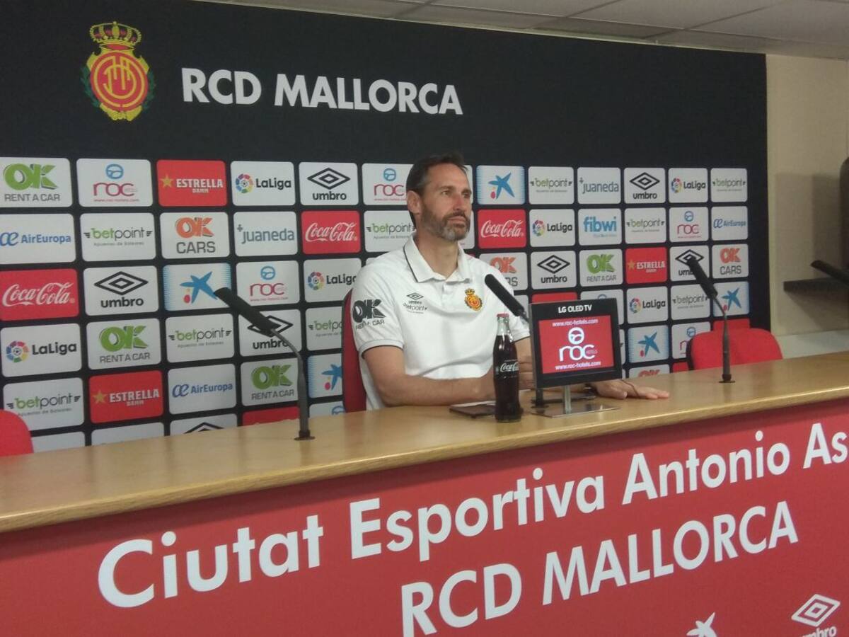 Vicente Moreno: "El CD Tenerife es un rival difícil, para nada propicio"