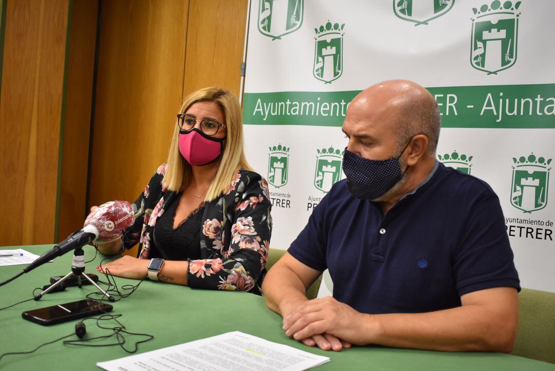 La alcaldesa y el edil de Hacienda de Petrer 