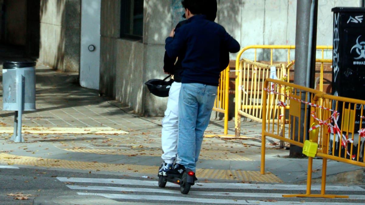 Girona deixa de sancionar els usuaris de patinet sense casc després de 386 multes