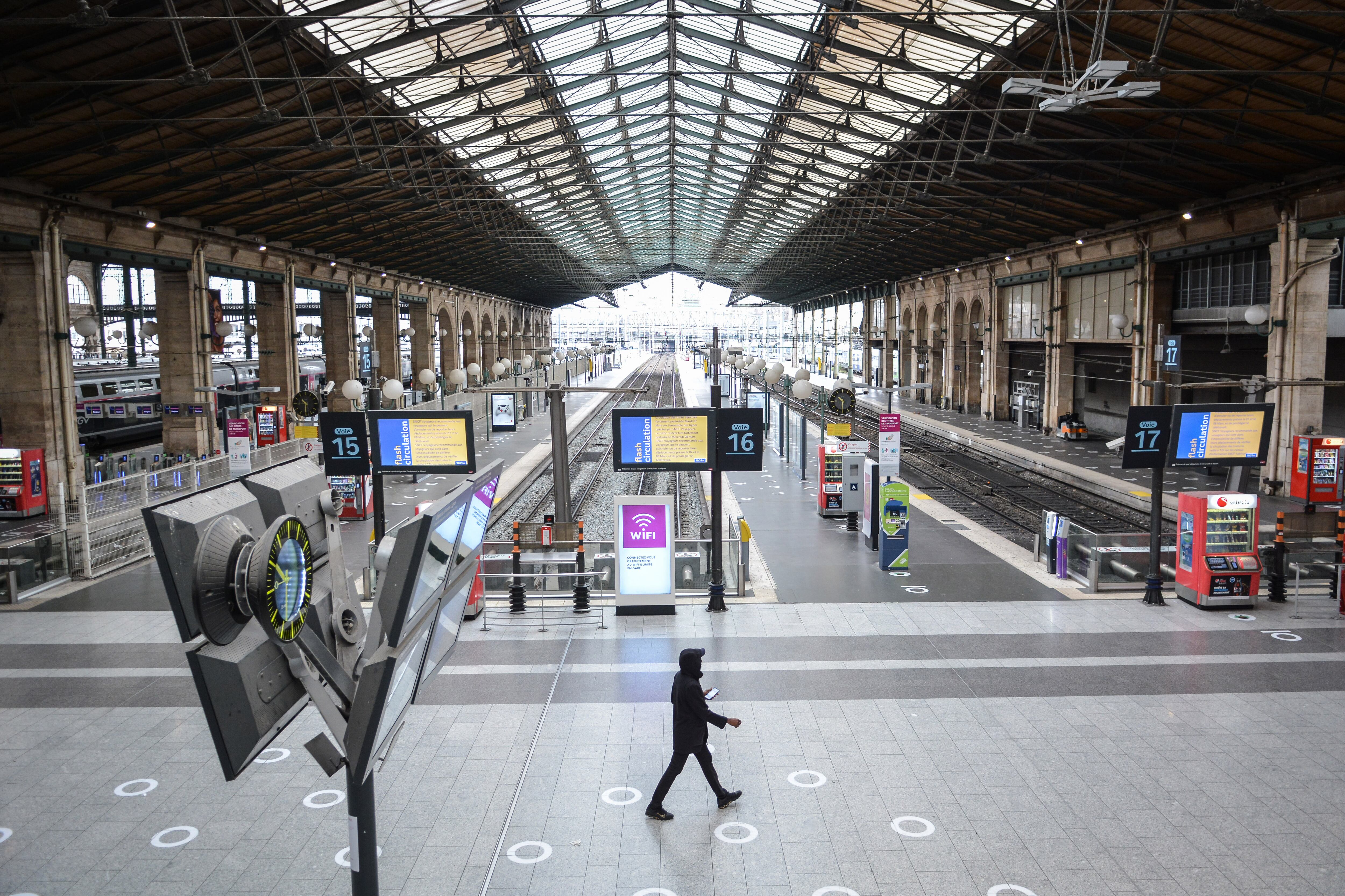 Vista de la Estación del Norte de París en el día de la huelga general del 7 de marzo de 2023. (Photo by Firas Abdullah/Anadolu Agency via Getty Images)