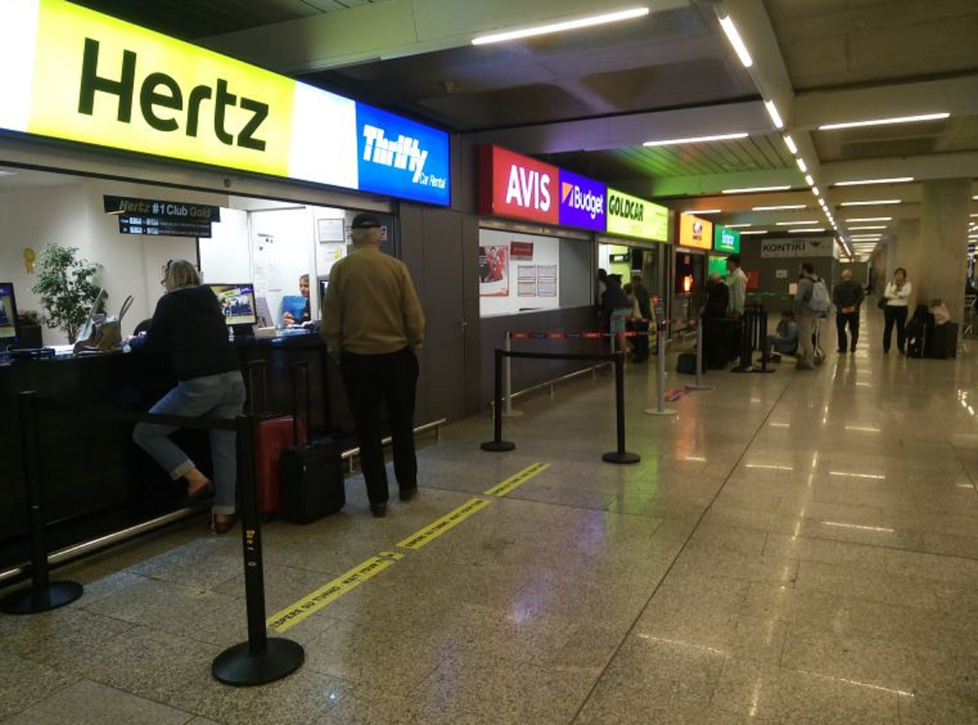 Empresas de alquiler de coches en el aeropuerto de Ibiza, uno de los que tiene más movimiento en la temporada estival.