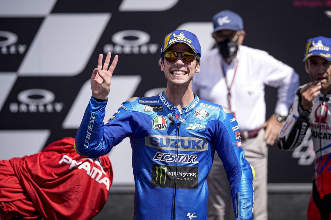 .Mir Joan (spa), Team Suzuki Ecstar, Suzuki GSX-RR, portrait celebrates his third place during the 2021 Moto GP Gran Premio d&#039;Italia Oakley, Italian Grand Prix from May 28 to 30, 2021 on Autodromo Internazionale del Mugello, in Italy - Photo Studio Milagr