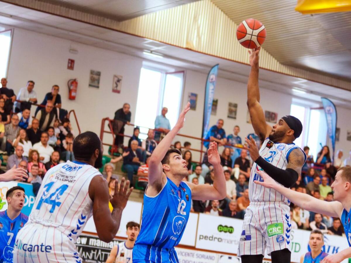 El CB Almansa supera al HLA Alicante en un partido intenso