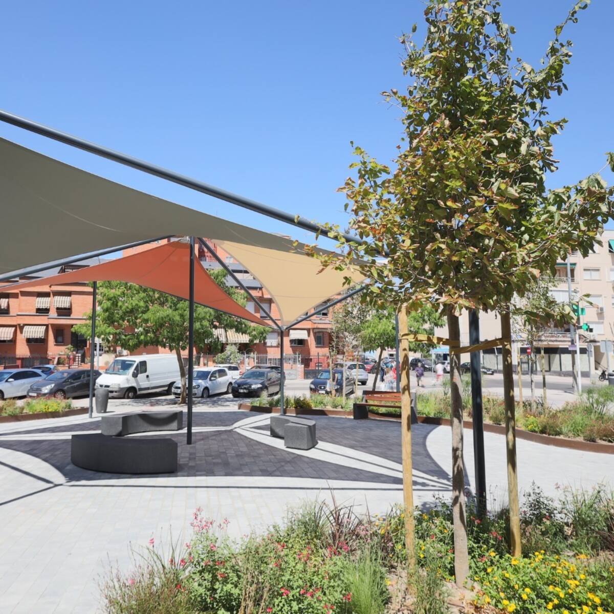 Reformada la plaza entre las calles Cuzco y Lima de Fuenlabrada