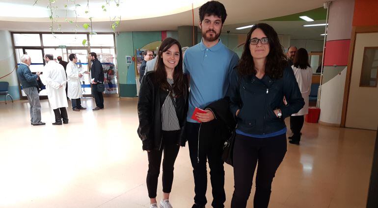 María José, Marc y Patricia acaban de graduarse en medicina o psiquiatría en Valencia y podrían especializarse en Albacete