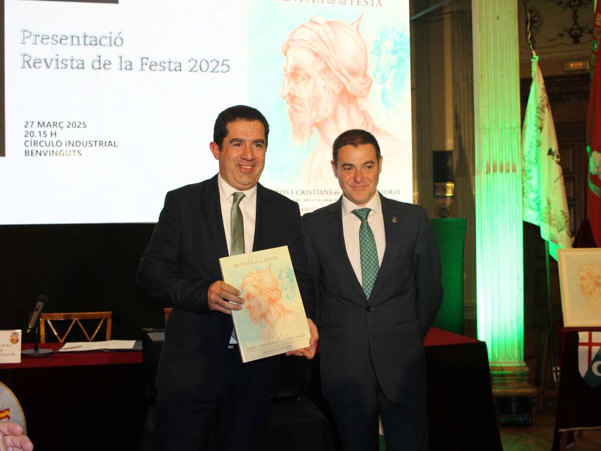 La visión de Orfeo Soler del rostro de un guerrero moro en la portada de la Revista de Fiestas 2025