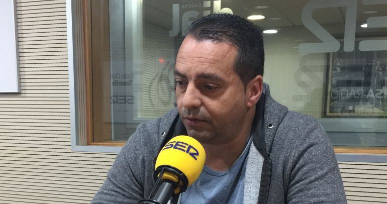 Antolín Goya, en los estudios de Radio Club Tenerife - Cadena SER