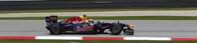 El coche de Webber, durante los entrenamientos en Sepang