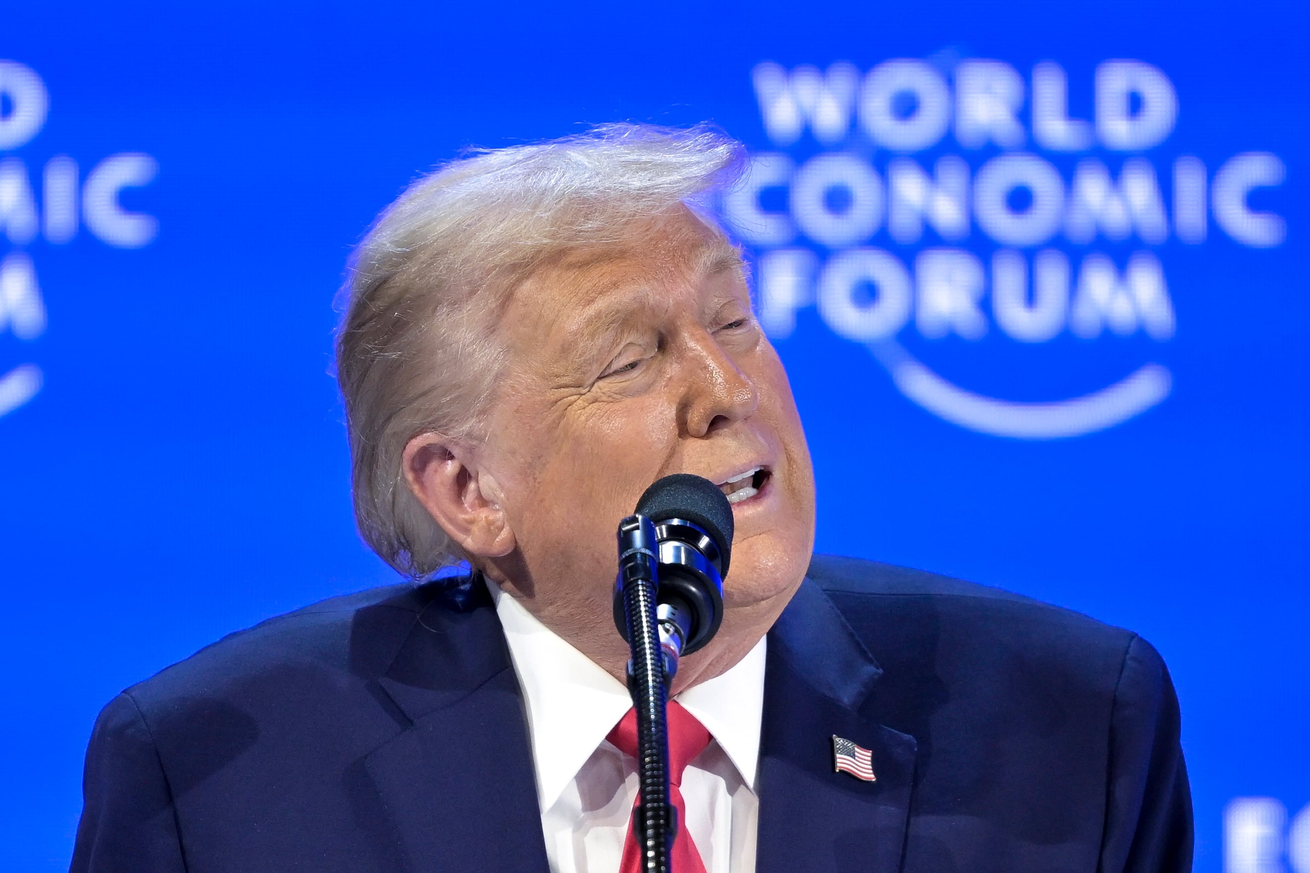 Trump interviene en el Foro Económico Mundial en Davos. (Suiza) EFE/EPA/GIAN EHRENZELLER