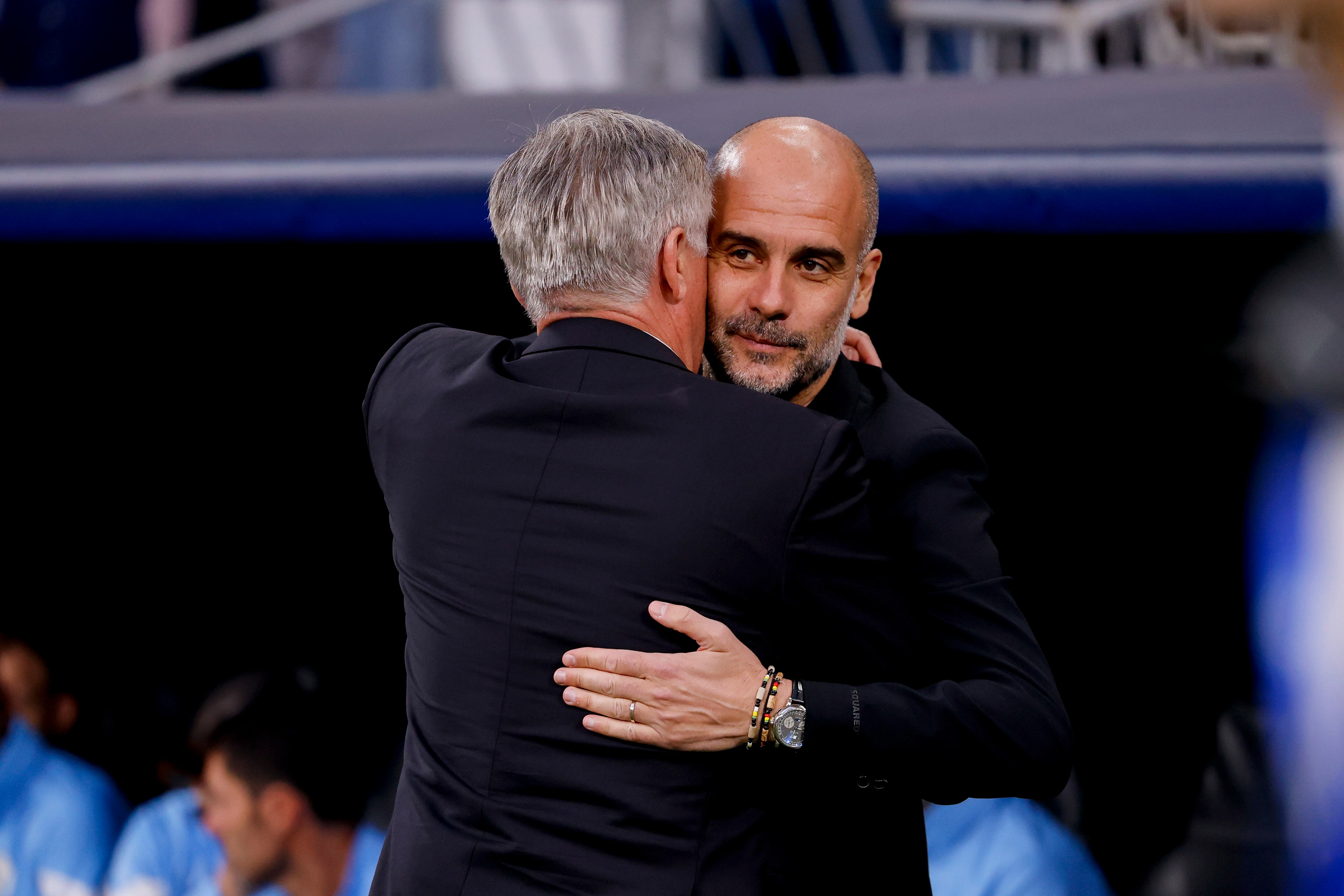 Pep Guardiola se abraza con Ancelotti en un duelo entre el Real Madrid y el Manchester City