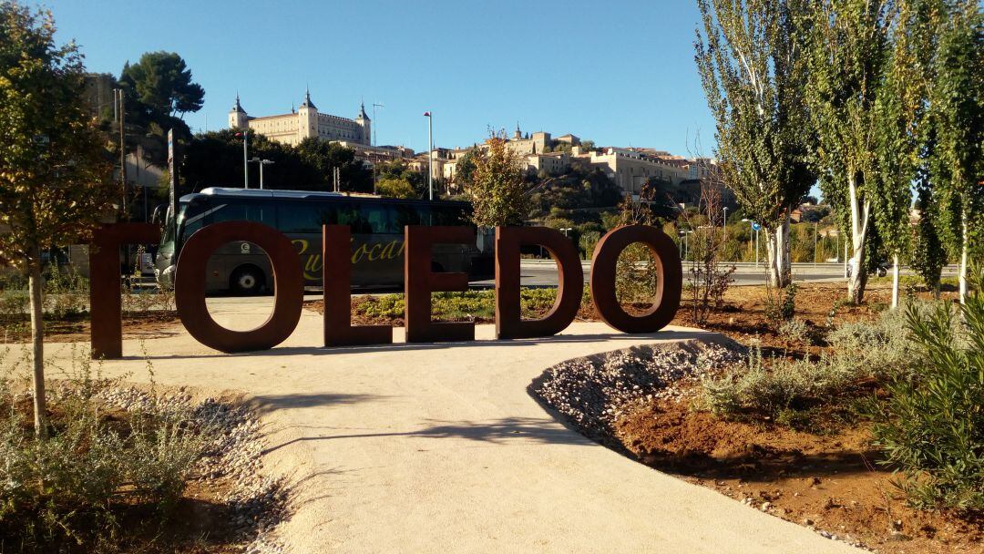 Nueva zona verde en el comienzo del Paseo de la Rosa