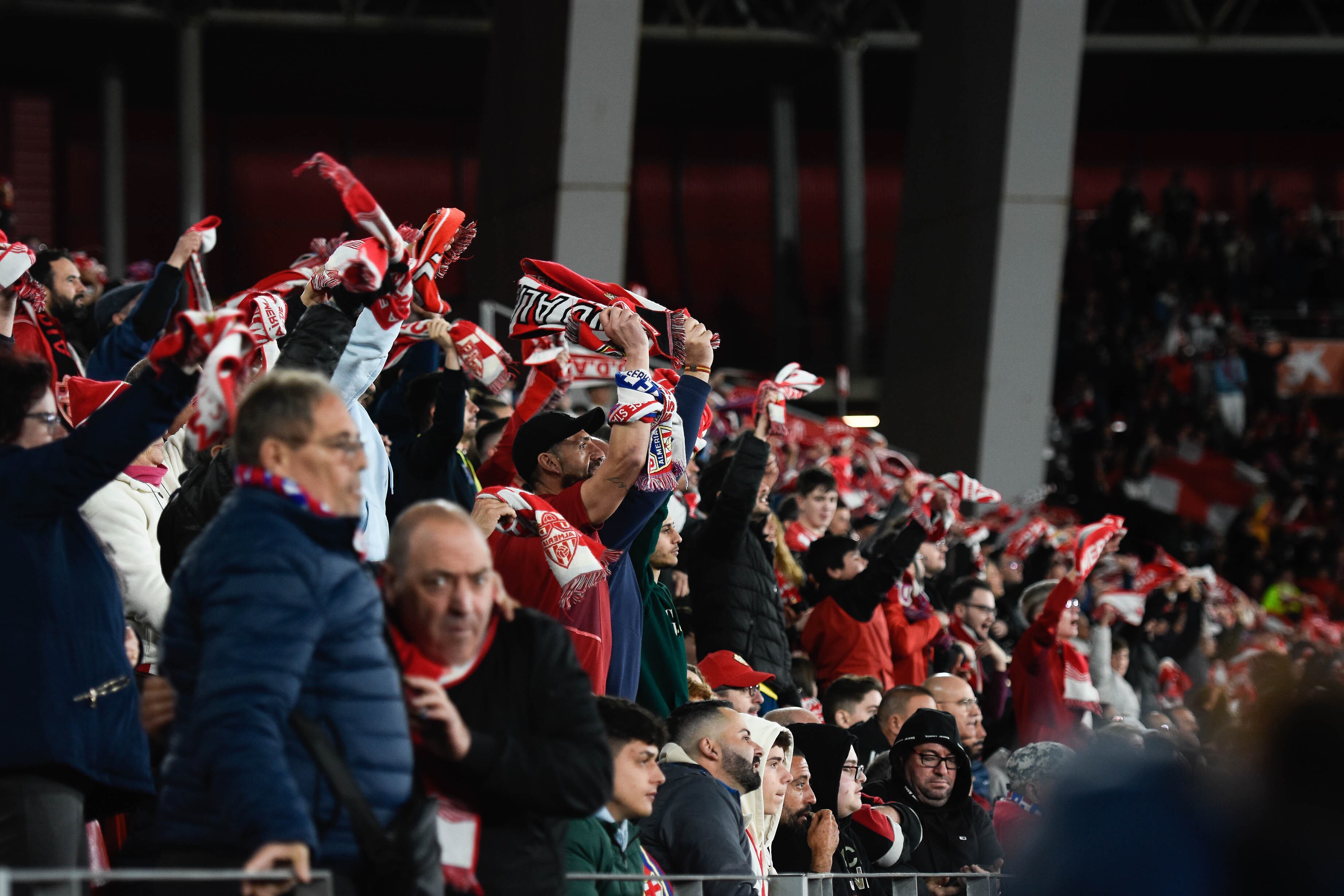 Ambiente espectacular para vivir la victoria contra el Barça.