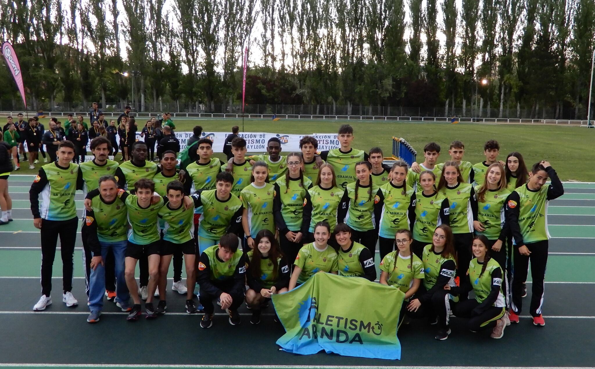Los integrantes del Atletismo Aranda en el reciente Autonómico Absoluto al Aire Libre