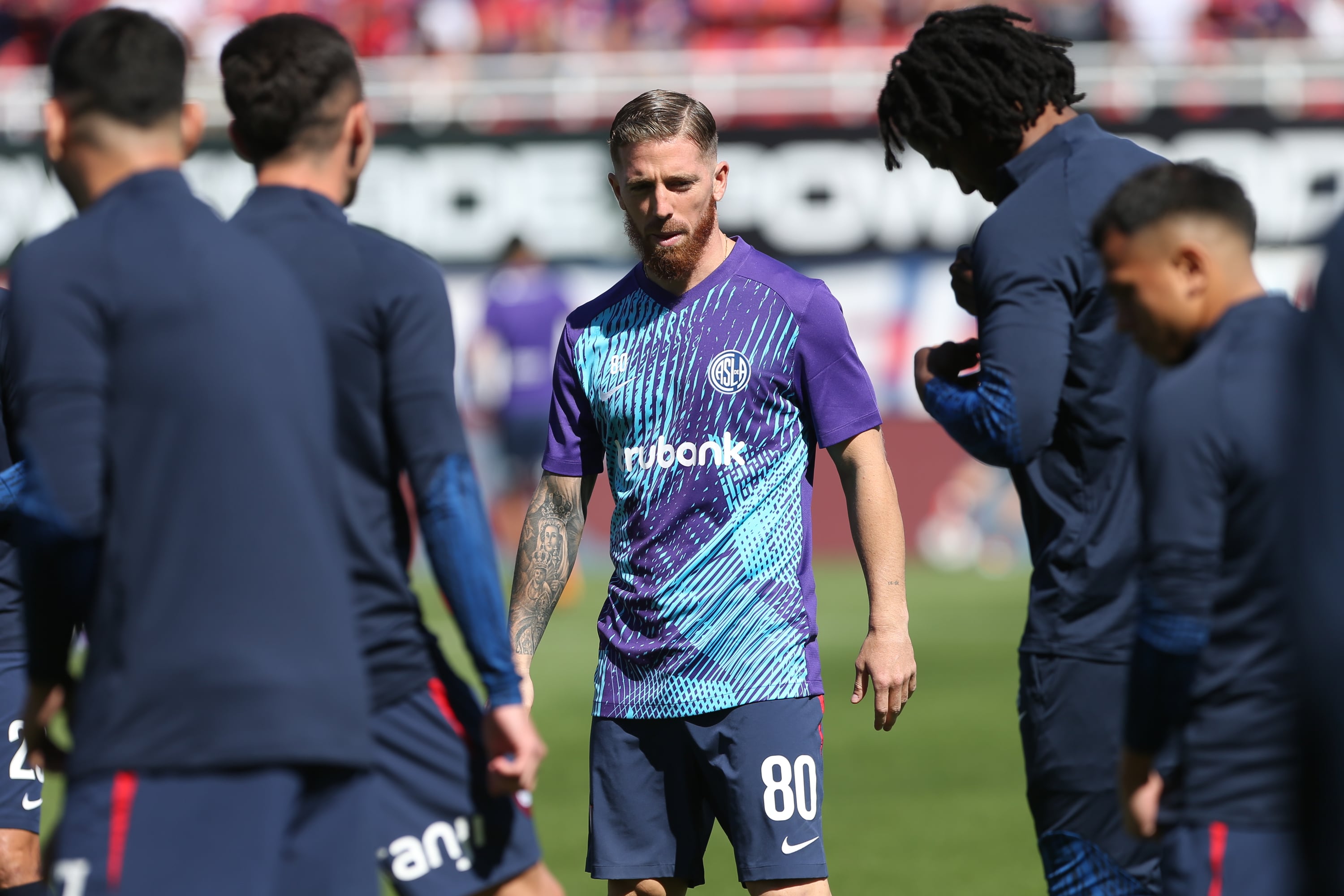 Iker Muniain, en un calentamiento con el CA San Lorenzo