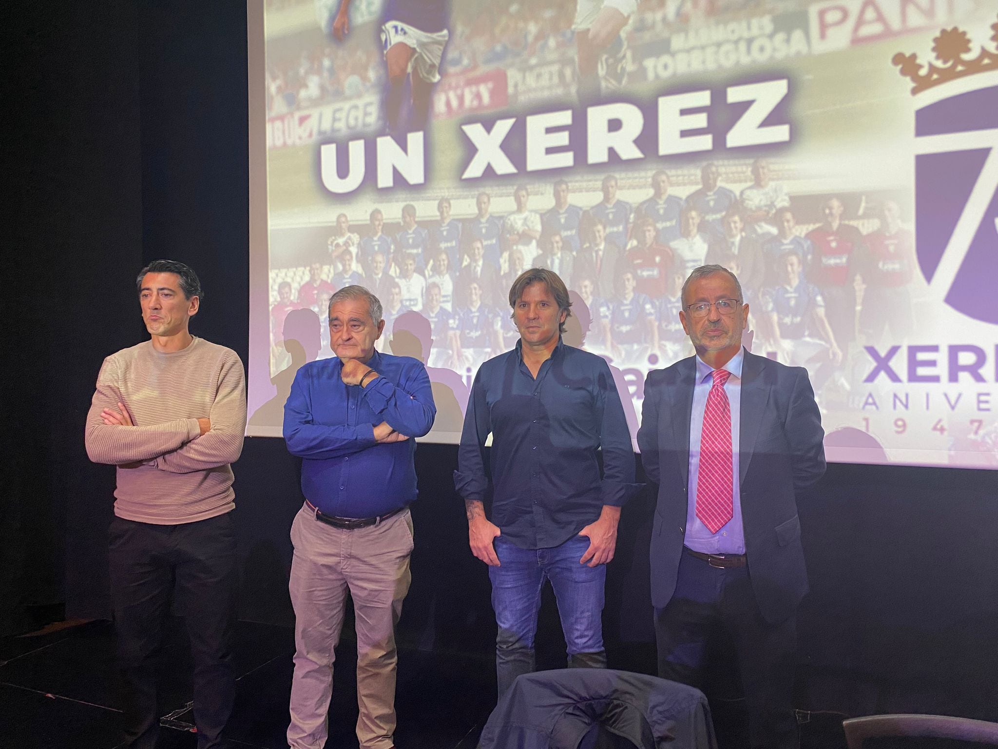 Jesús Mendoza y Pedro Ríos junto a los periodistas Ángel Revaliente y Pedro Alemán